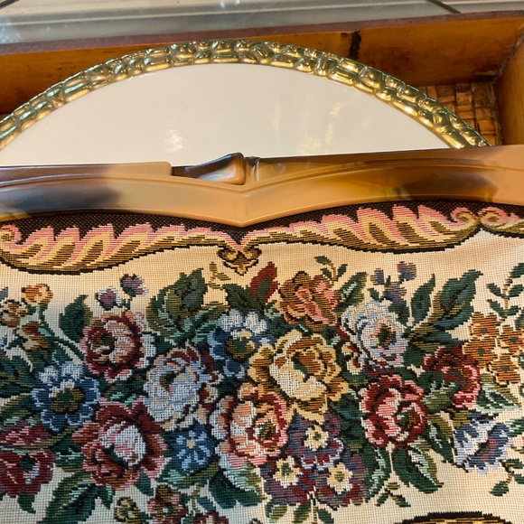 VTG Rare Tapestry Clutch Purse - Made in Hong Kong - Picture 2 of 6